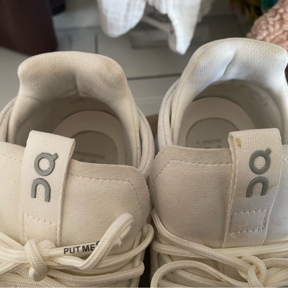 On Running Cream Cloudtec Sneakers. - Picture 7 of 9